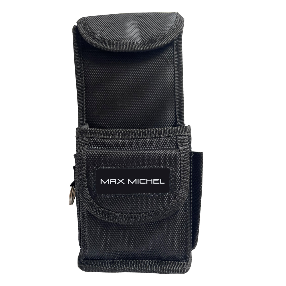 Eine schwarze Gürteltasche von Max Michel aus robustem Material