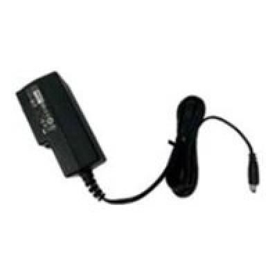Ein schwarzes universelles Netzteil mit Kabel und Anschluss